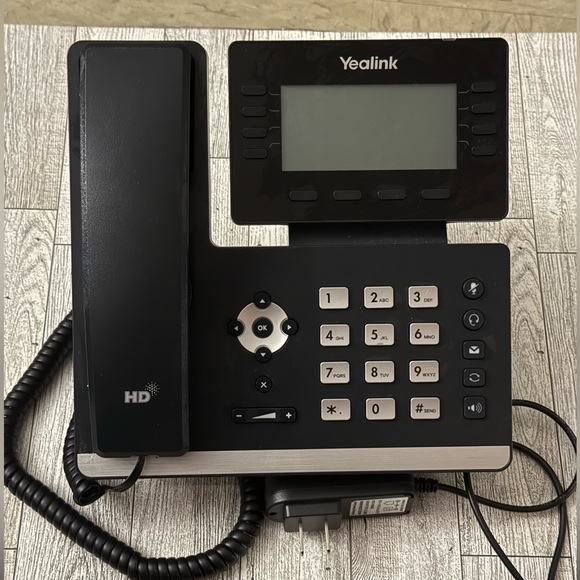 Yealink Other - Yealink HD IP Desk Phone with Power Adapter